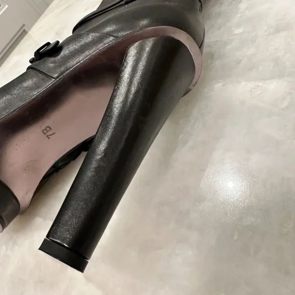 Boots - Picture 3 of 5